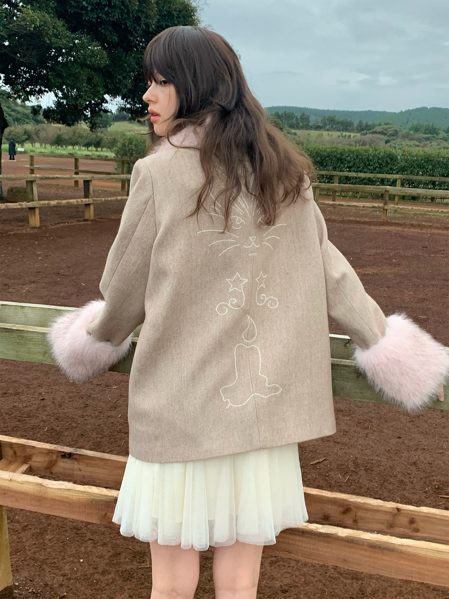 [S009]Pink Fur Coat with Cat Embroidery